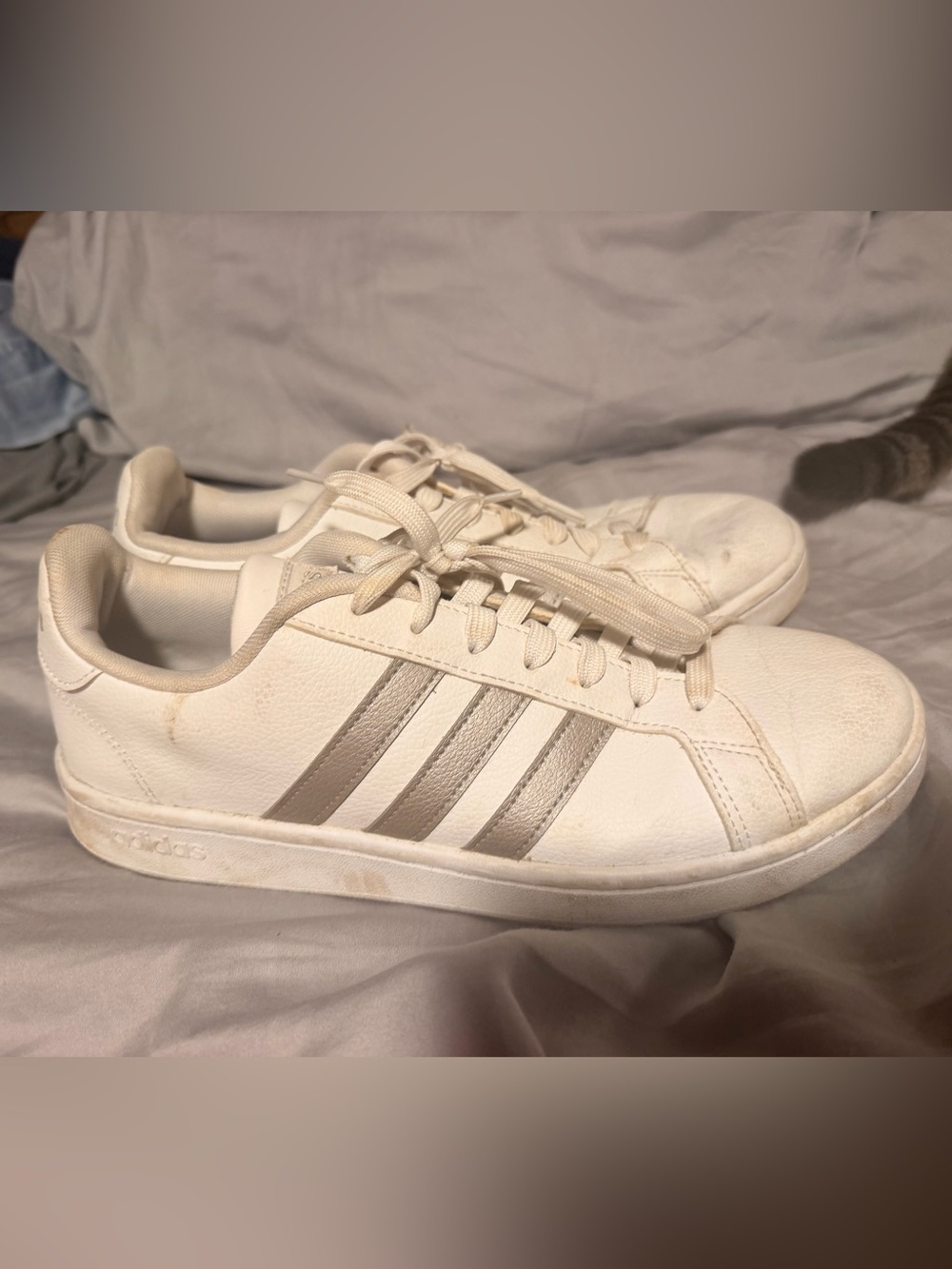 Adidas Woman’s White Leather Sneakers with Silver Stripes. Size 10